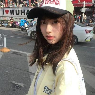 月亮在跳舞 海报